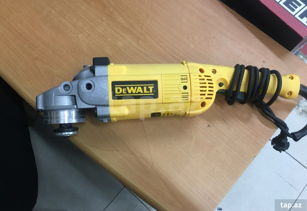 Laqunda "Dewalt"