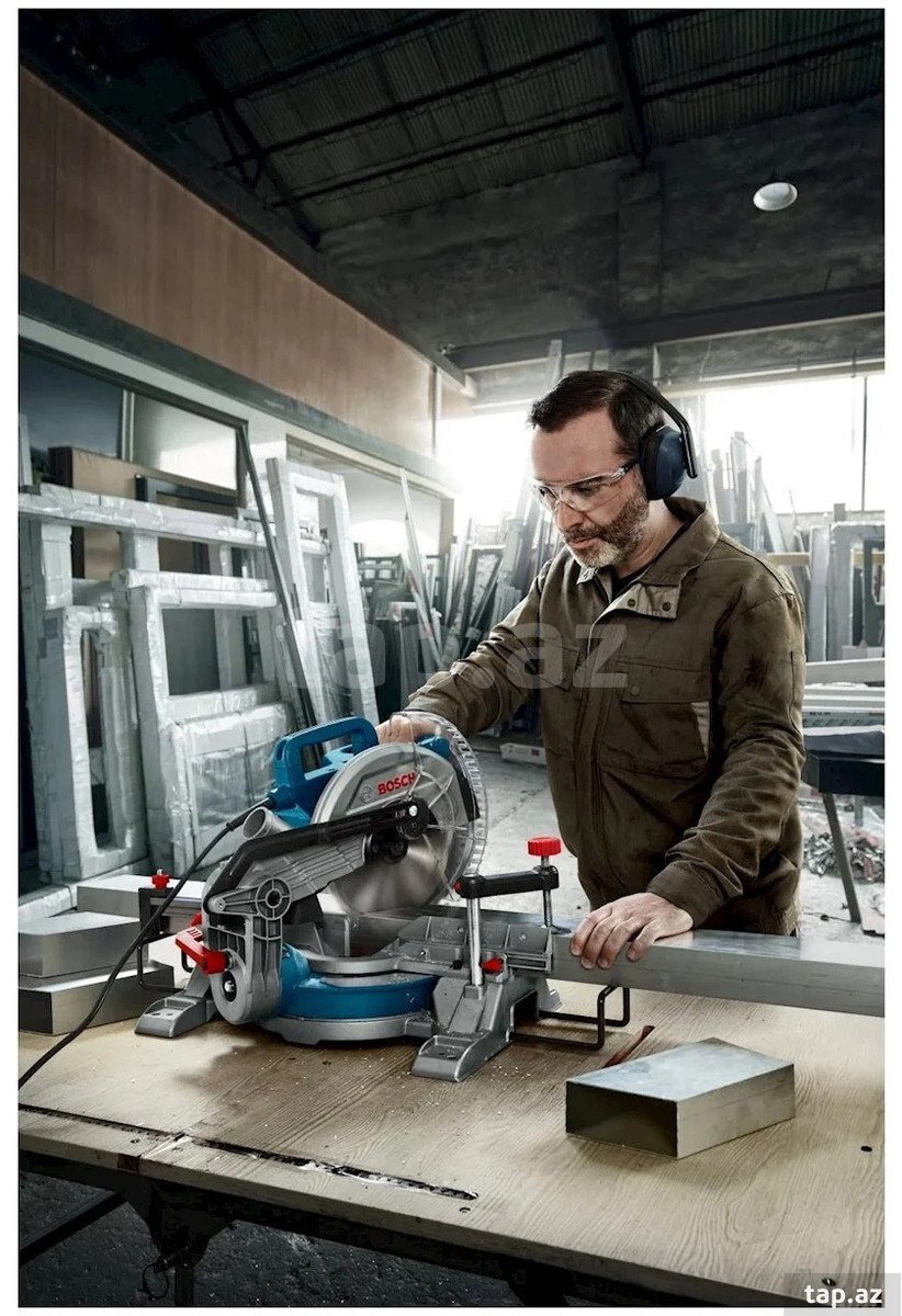 Bosch GCM 216 künc kəsən — 1